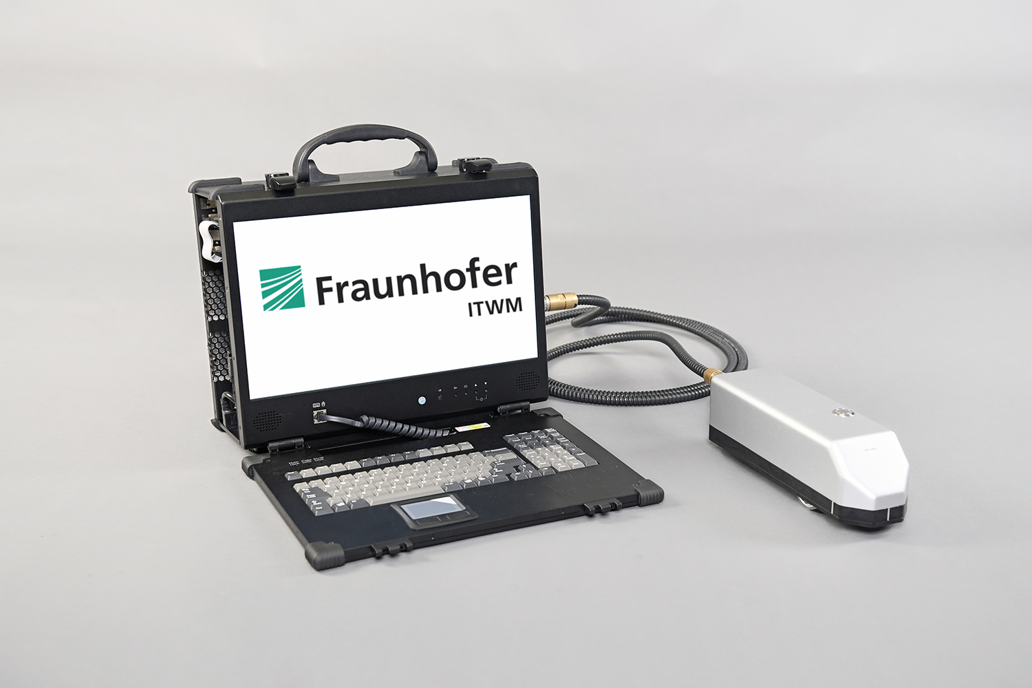 Mobiler Terahertz-Handscanner