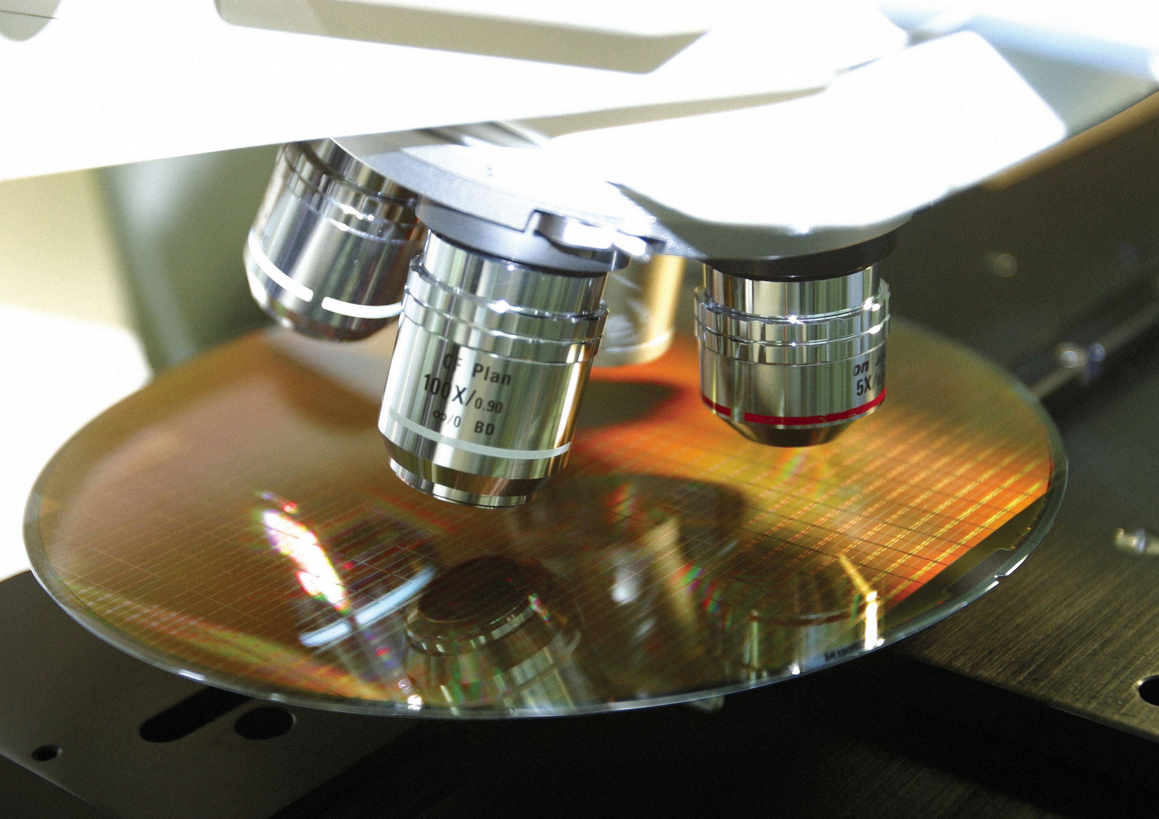 Hochdurchsatz-Mikroskopiesystem zur automatisierten Qualitätskontrolle