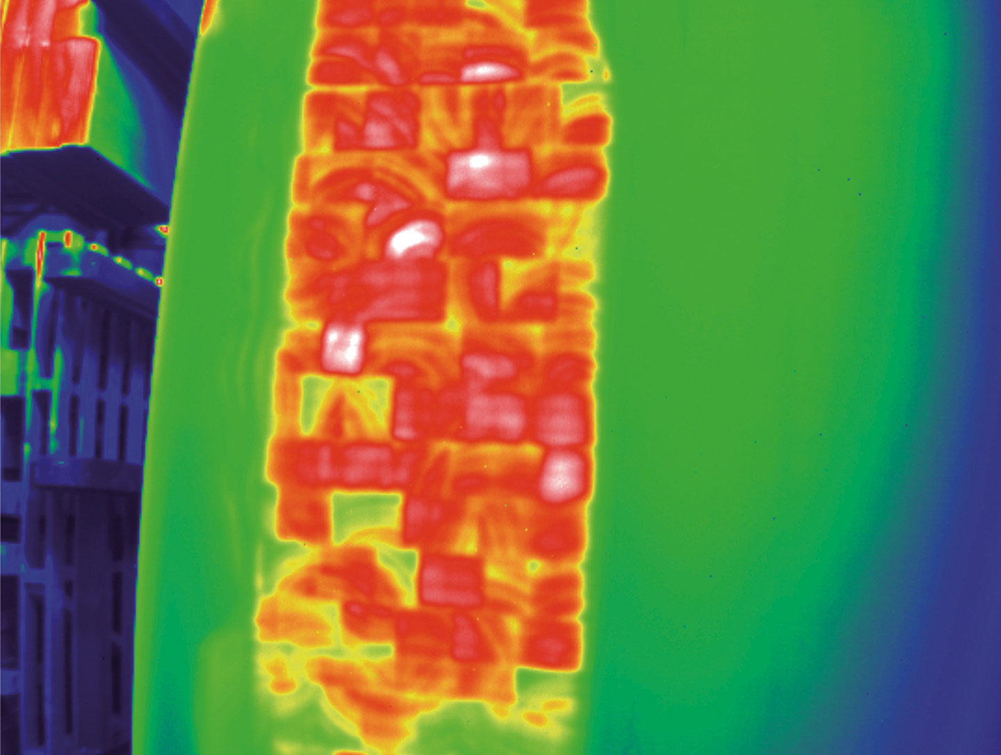 Wärmefluss-Thermographie-Aufnahme eines Rotorblatts